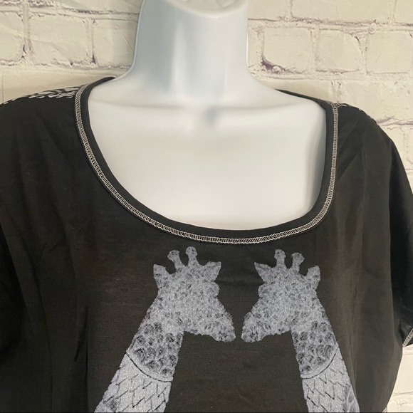 Black & White Giraffe Blouse Large - Picture 3 of 7